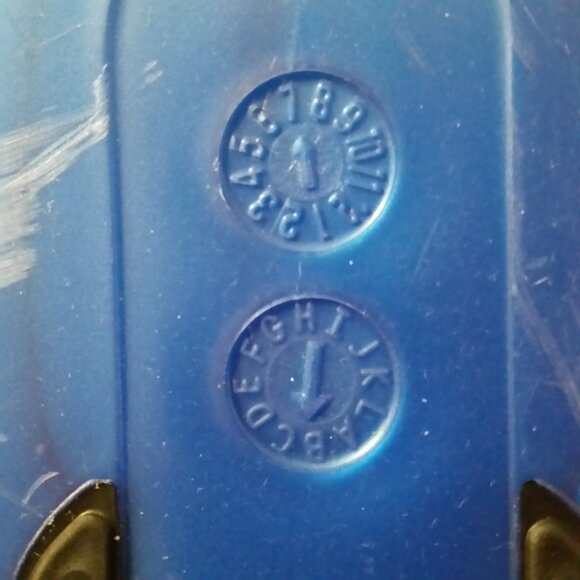 US Divers Adult Snorkel Set - Picture 7 of 7